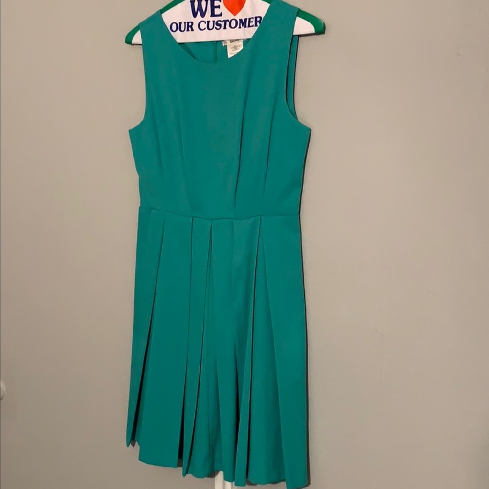 Sleeveless Pleated dress